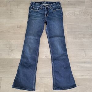 Women's dark blue jeans.